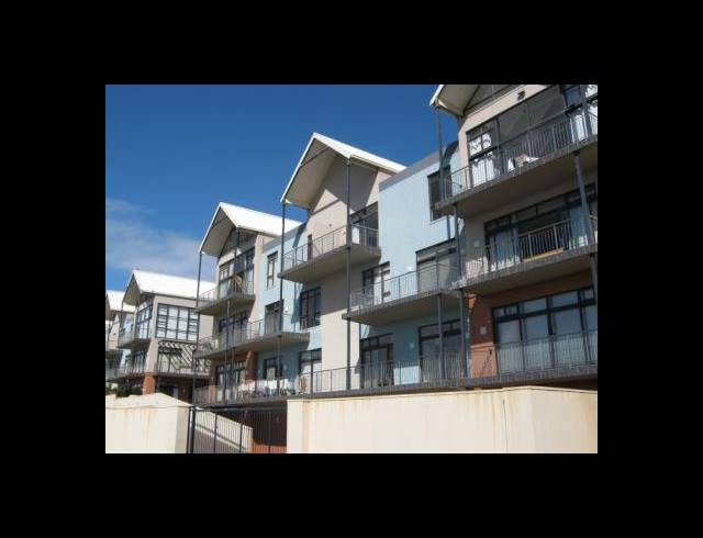 4 BEDROOM PENTHOUSE TO LET IN POINT WATERFRONT
